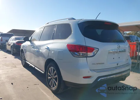2015 Nissan Pathfinder Sv z USA, uszkodzony, nr VIN 5N1AR2MN7FC720166